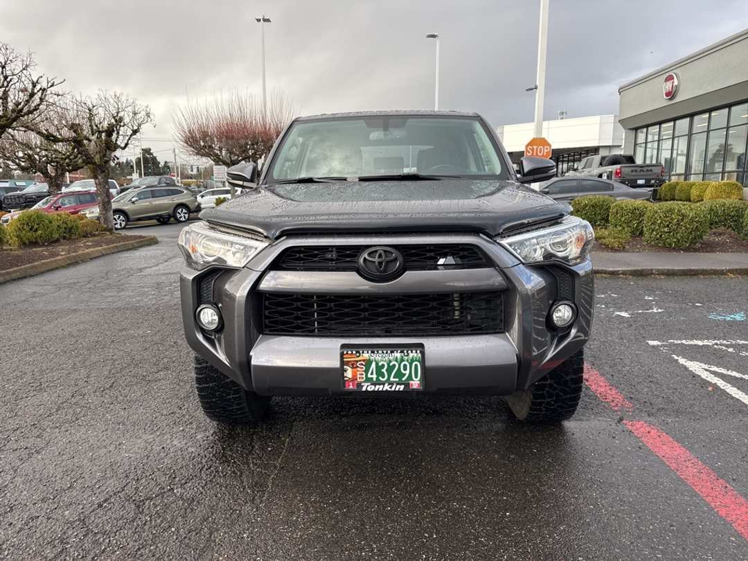 2019 Toyota 4Runner - Image 2
