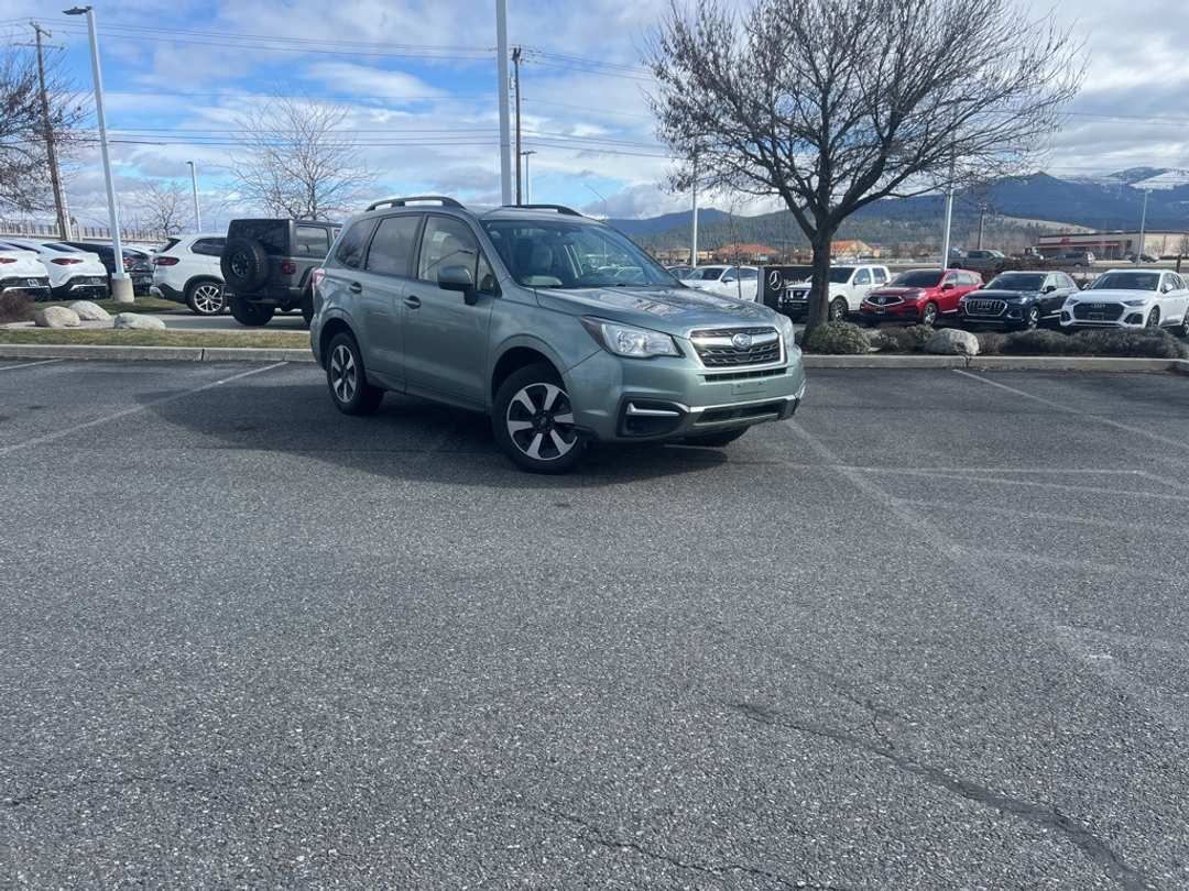 2017 Subaru Forester 2.5i Premium - Image 2