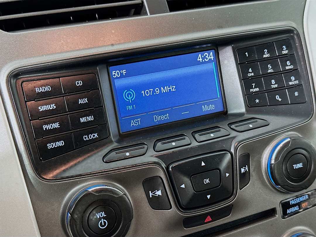 2015 Ford Explorer Base - Image 14