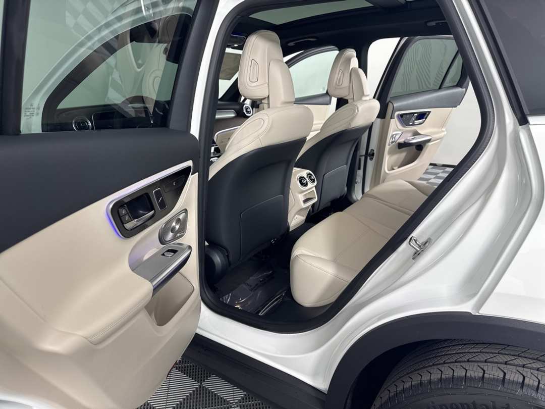 2026 Mercedes-Benz GLC GLC 300 - Image 21