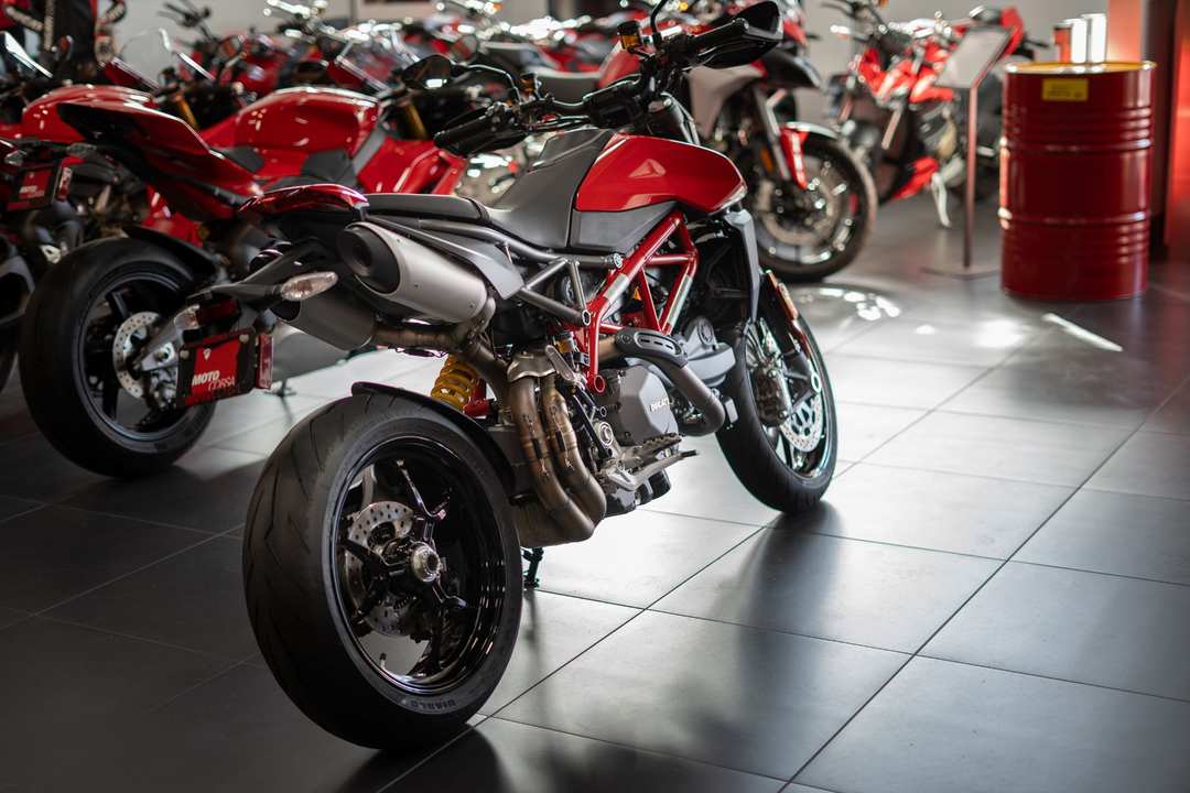2025 Ducati Hypermotard 950 - Image 10