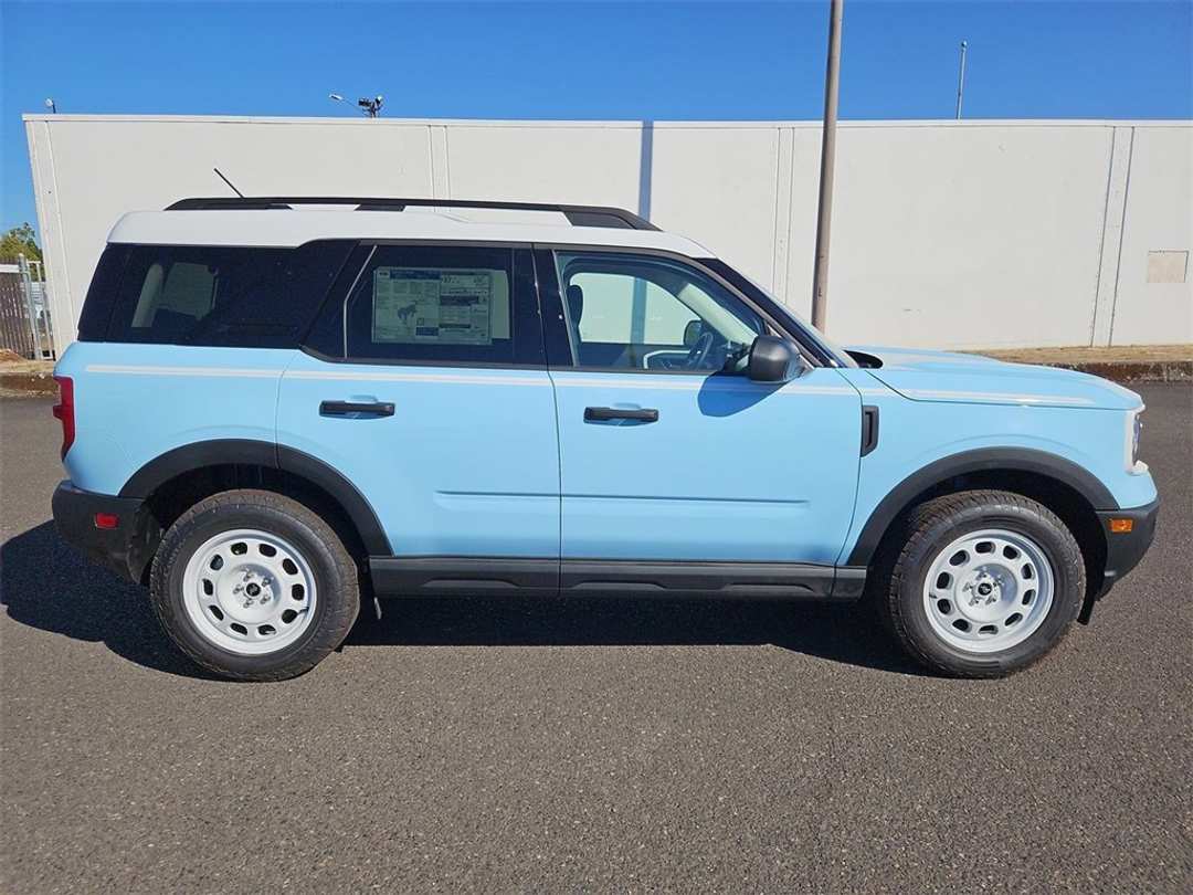 2025 Ford Bronco Sport Heritage - Image 6