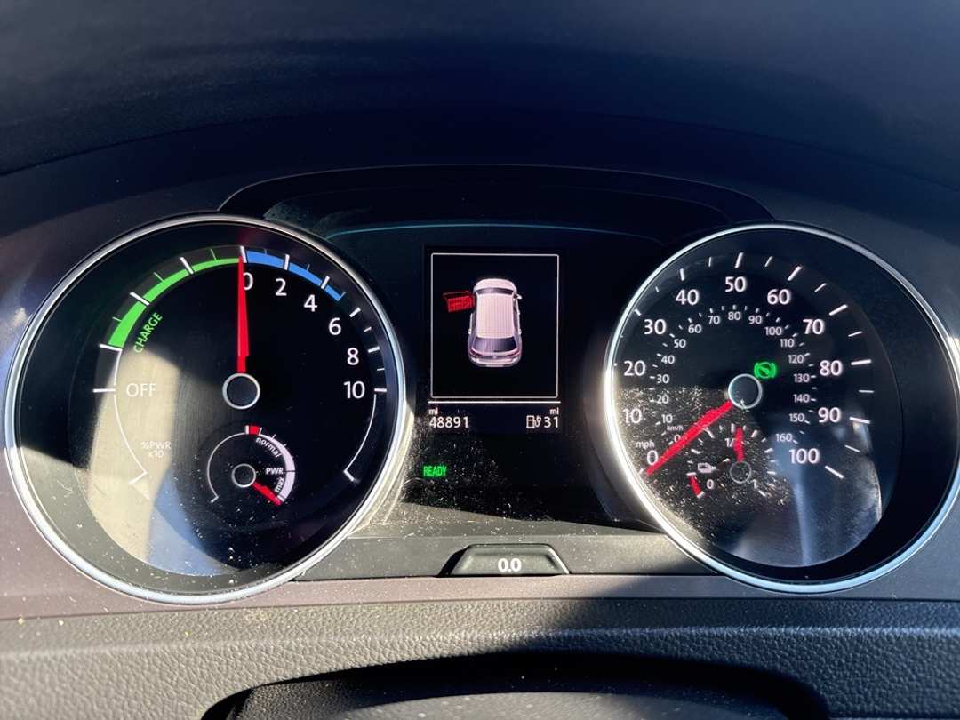 2015 Volkswagen E-Golf SEL Premium - Image 30