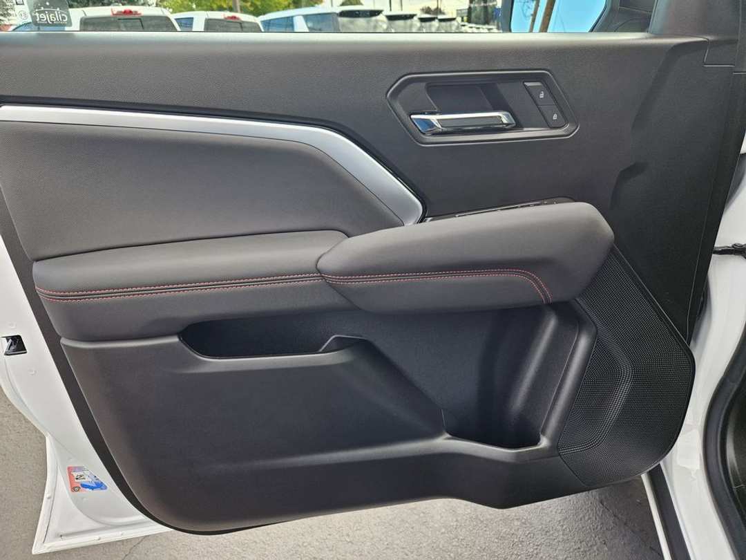 2026 Chevrolet Colorado Z71 - Image 10