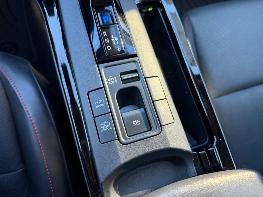 2024 Toyota Prius Prime XSE - Image 26