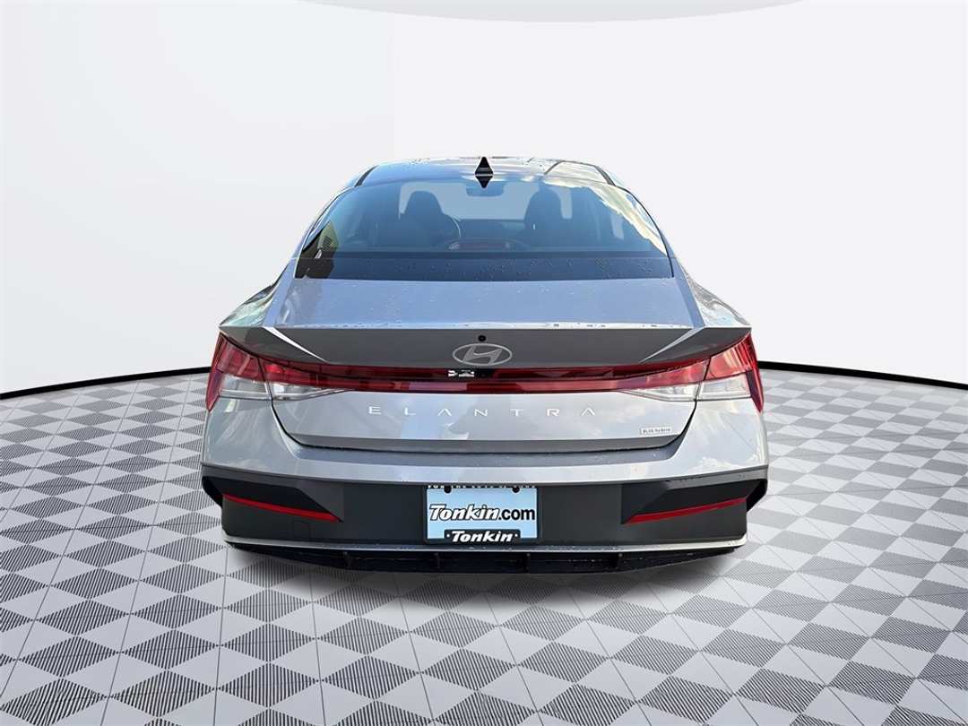 2026 Hyundai Elantra Blue - Image 7