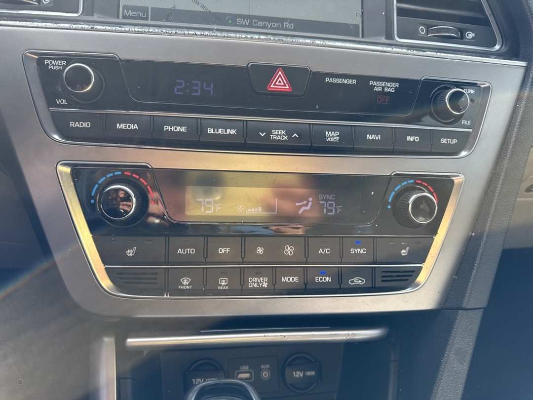 2016 Hyundai Sonata Base - Image 23