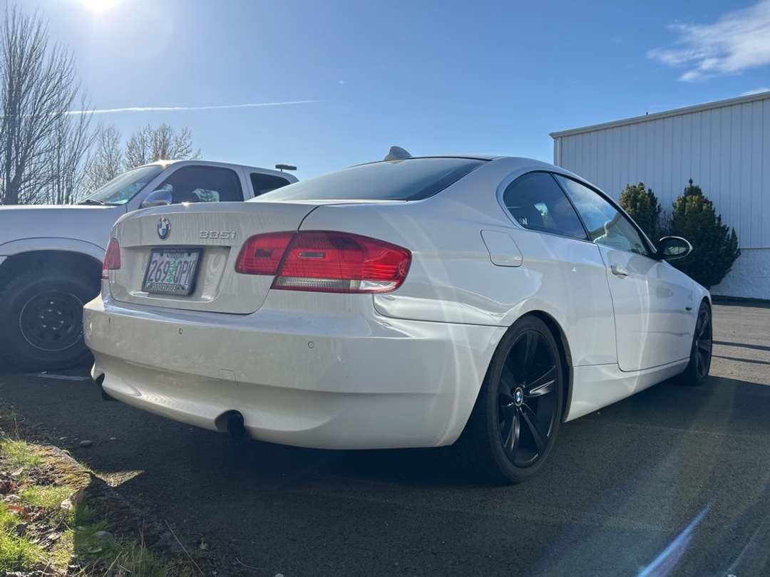 2008 BMW 3 Series 335i - Image 2