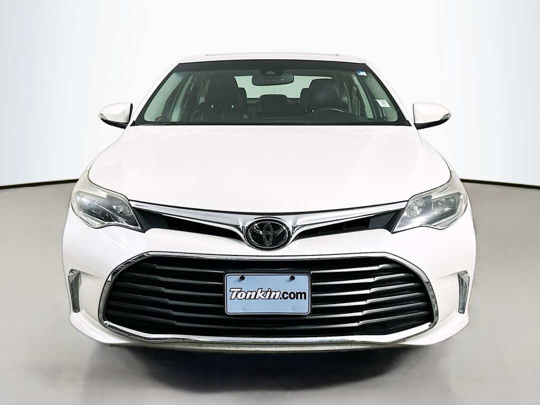 2017 Toyota Avalon Limited - Image 3