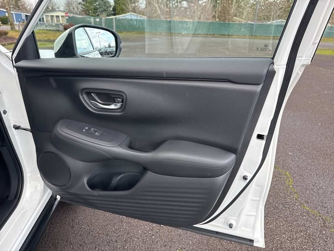 2025 Honda HR-V LX - Image 24