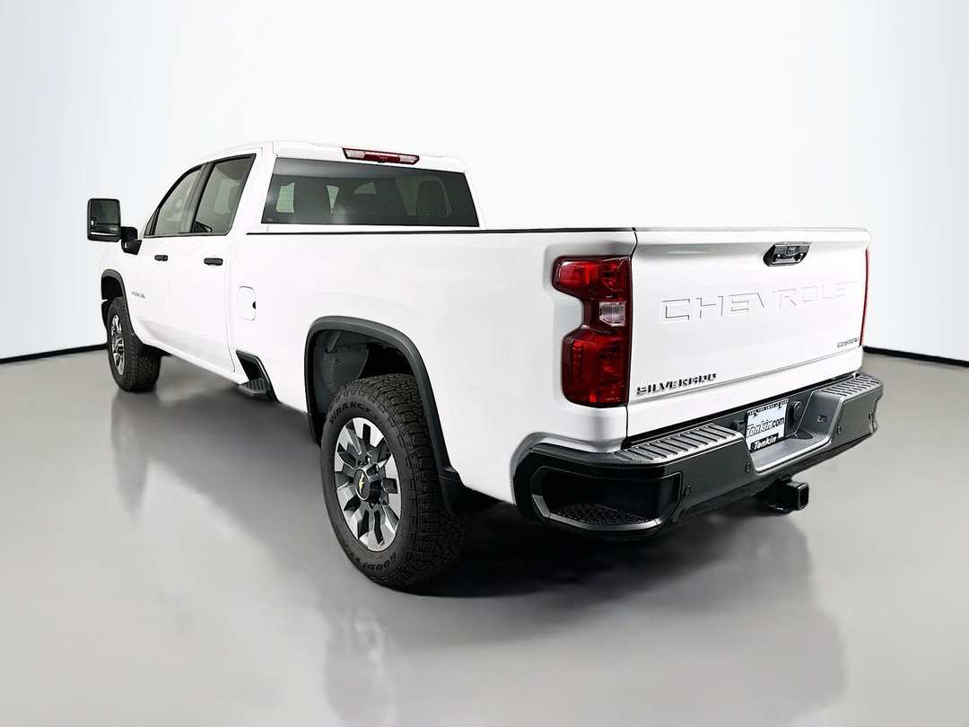 2025 Chevrolet Silverado 2500Hd Custom - Image 6