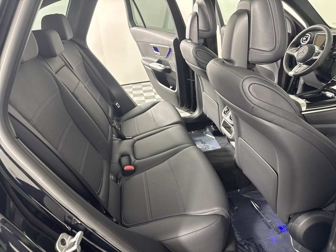 2026 Mercedes-Benz GLC GLC 300 - Image 17