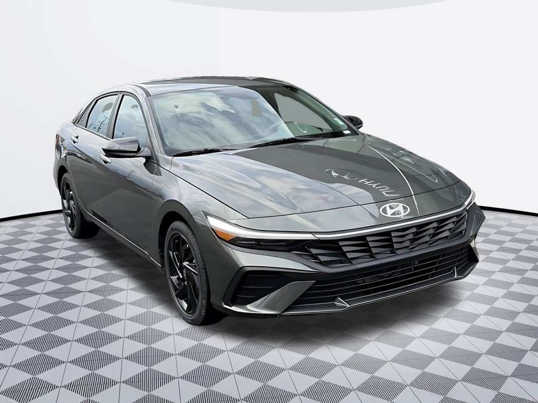 2026 Hyundai Elantra SEL Sport - Image 2