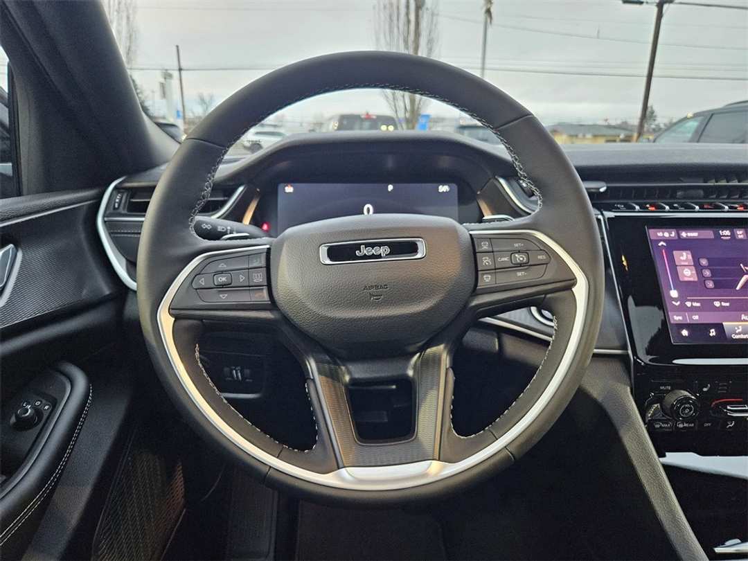 2025 Jeep Grand Cherokee Altitude X - Image 15