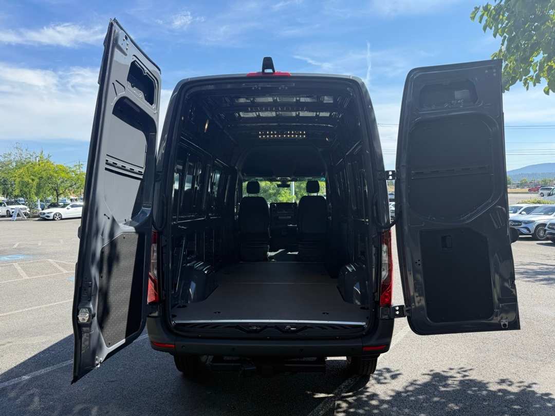 2025 Mercedes-Benz Sprinter 2500 Cargo 144 WB - Image 9