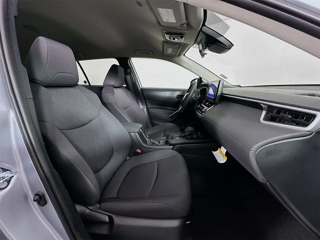 2026 Toyota Corolla Cross LE - Image 28