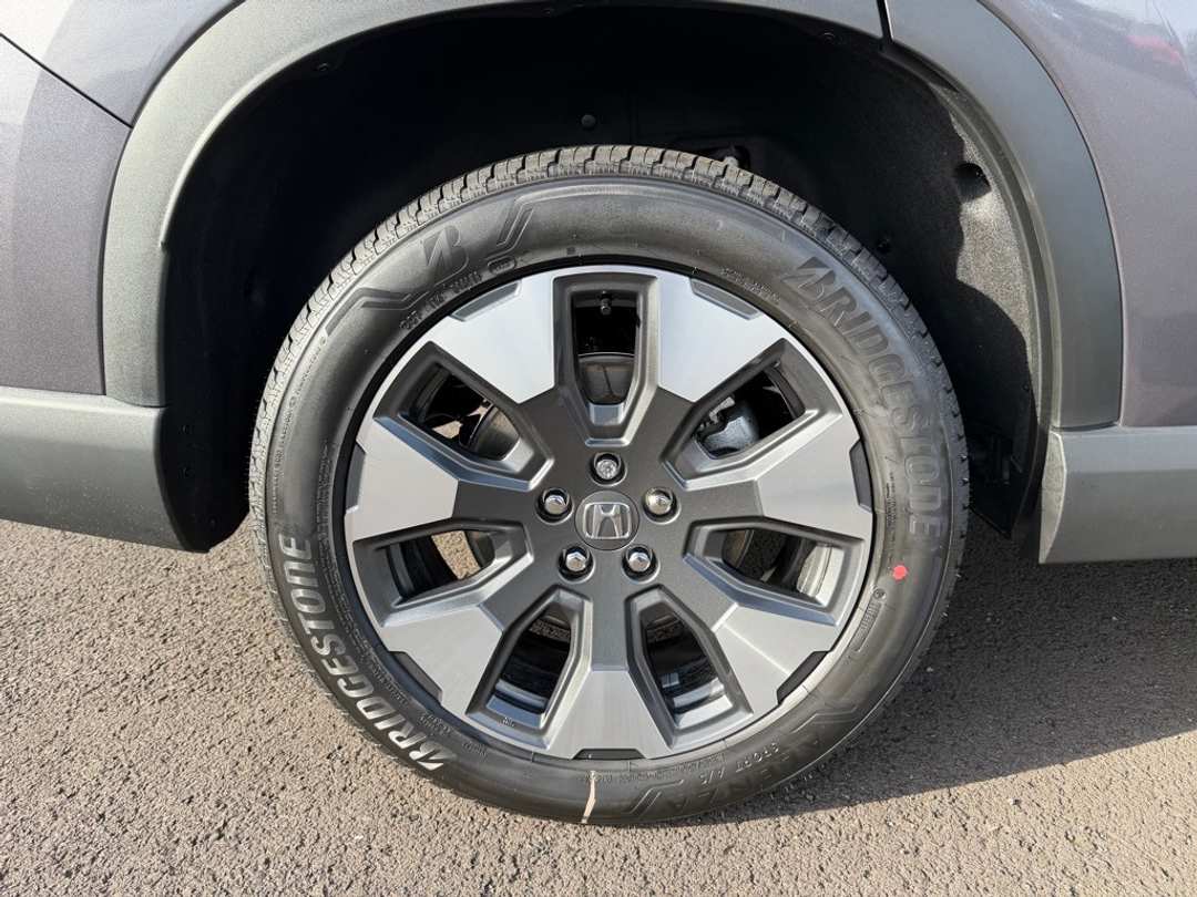 2026 Honda Pilot Touring - Image 10