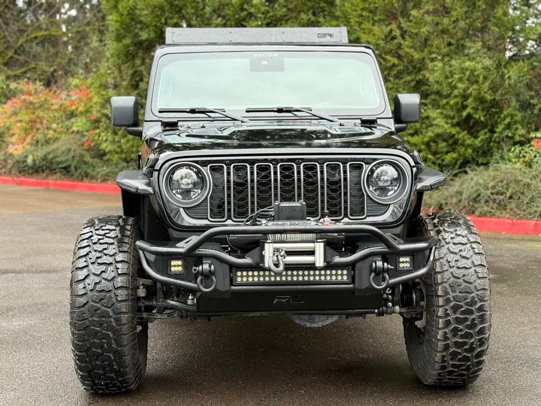 2025 Jeep Wrangler Rubicon - Image 2