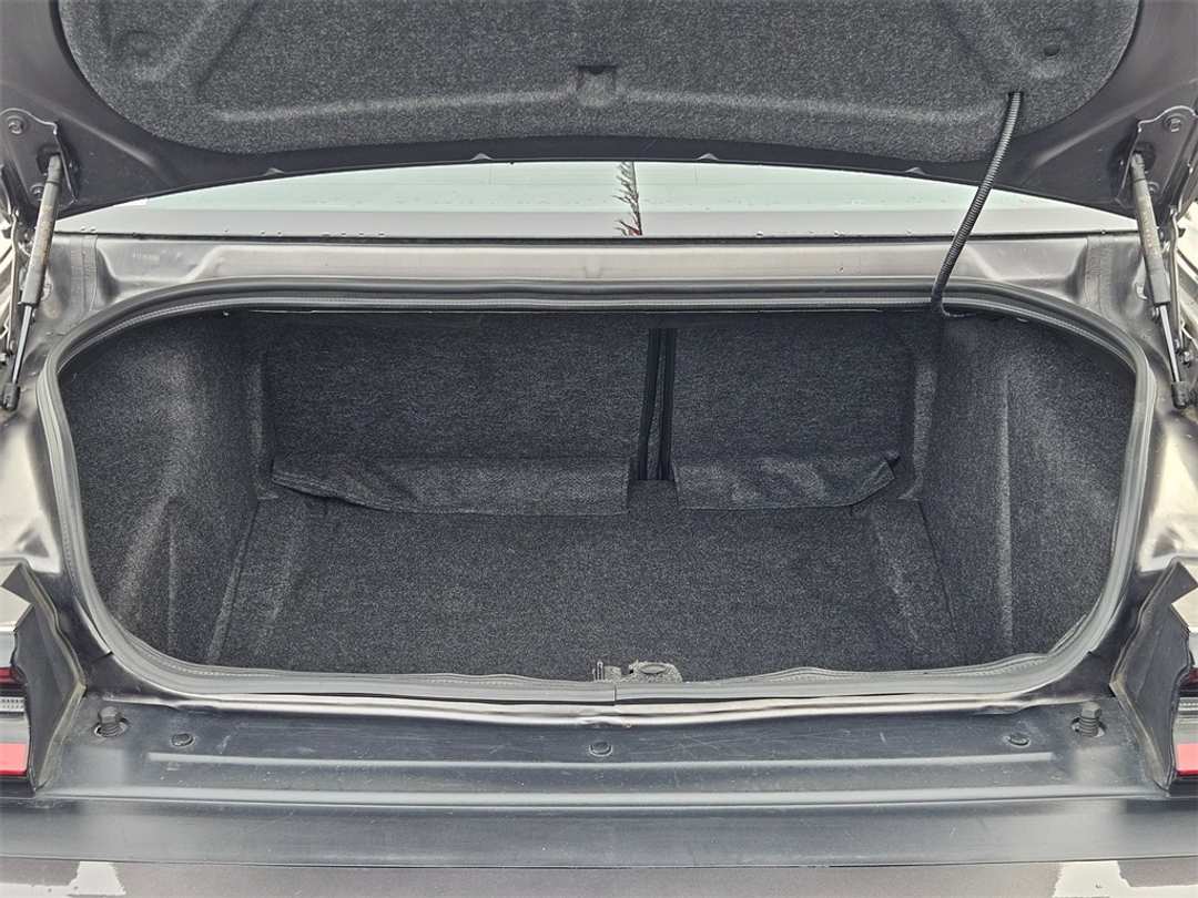 2022 Dodge Challenger SXT - Image 26