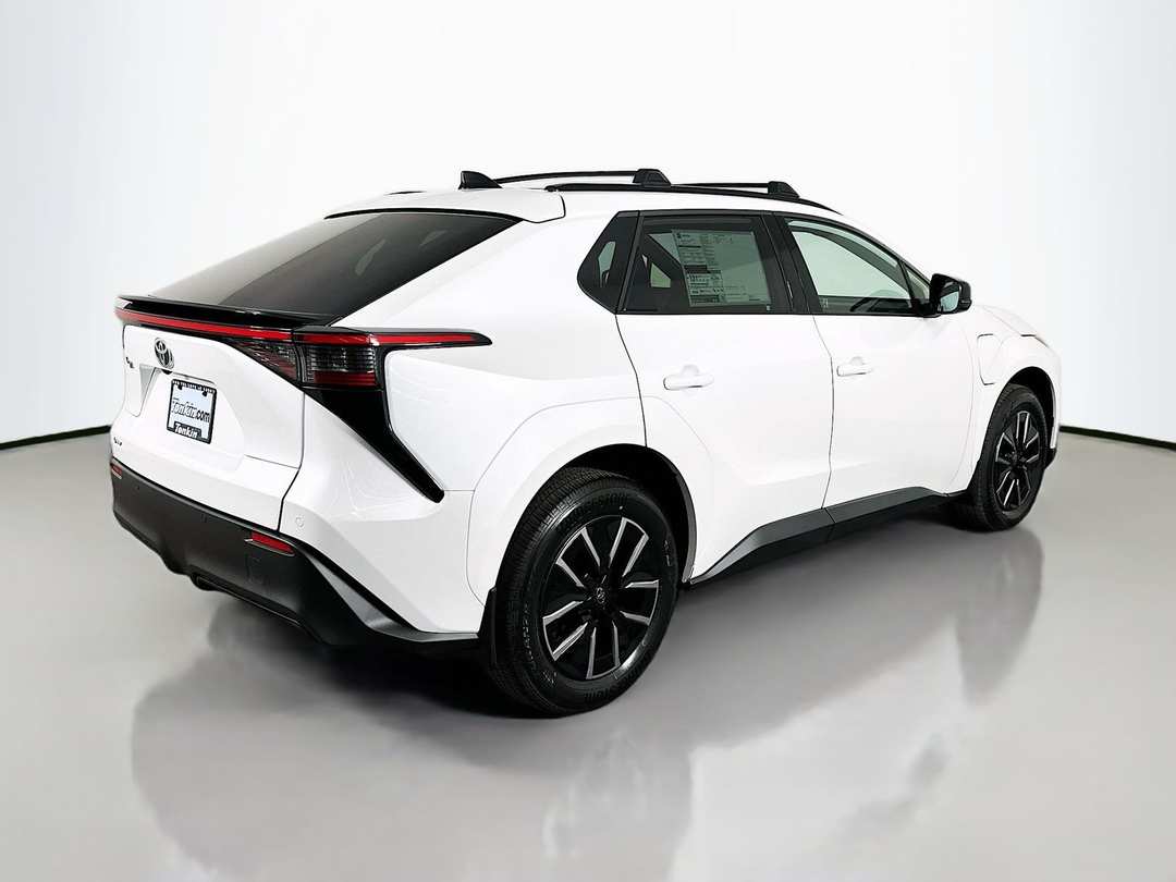2026 Toyota Bz XLE Plus - Image 7