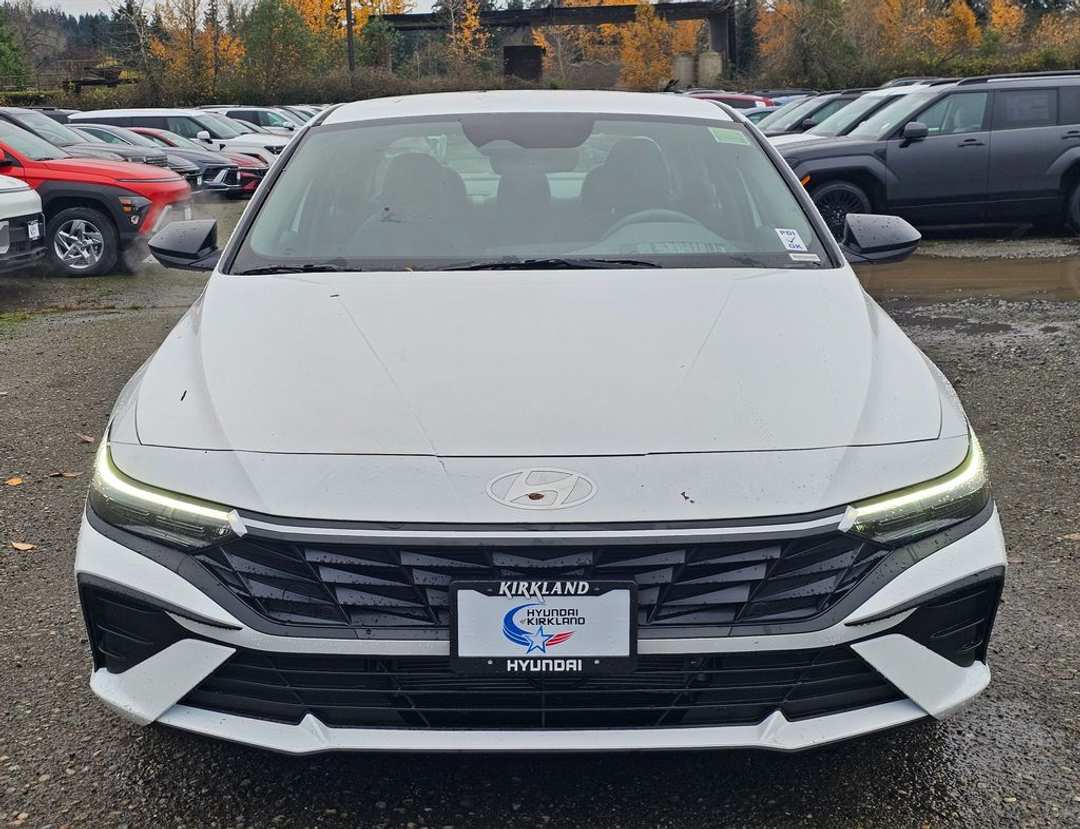 2026 Hyundai Elantra SEL Sport - Image 2