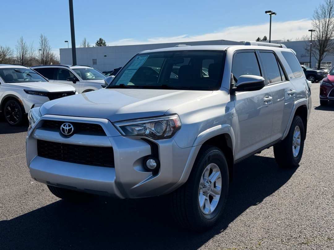 2017 Toyota 4Runner SR5 - Image 4