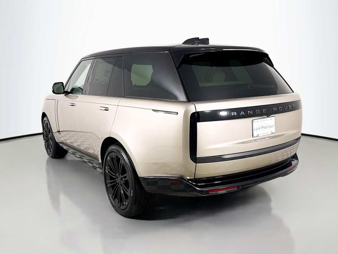 2026 Land Rover Range Rover SE - Image 3