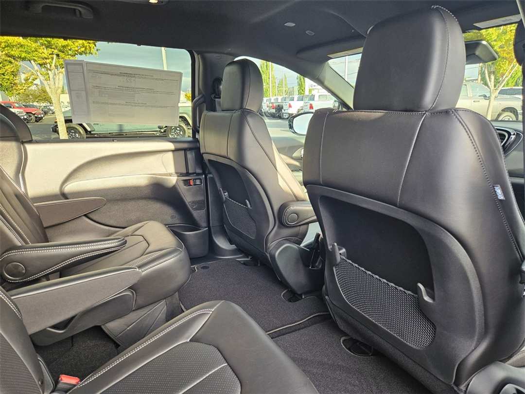 2026 Chrysler Voyager LX - Image 36