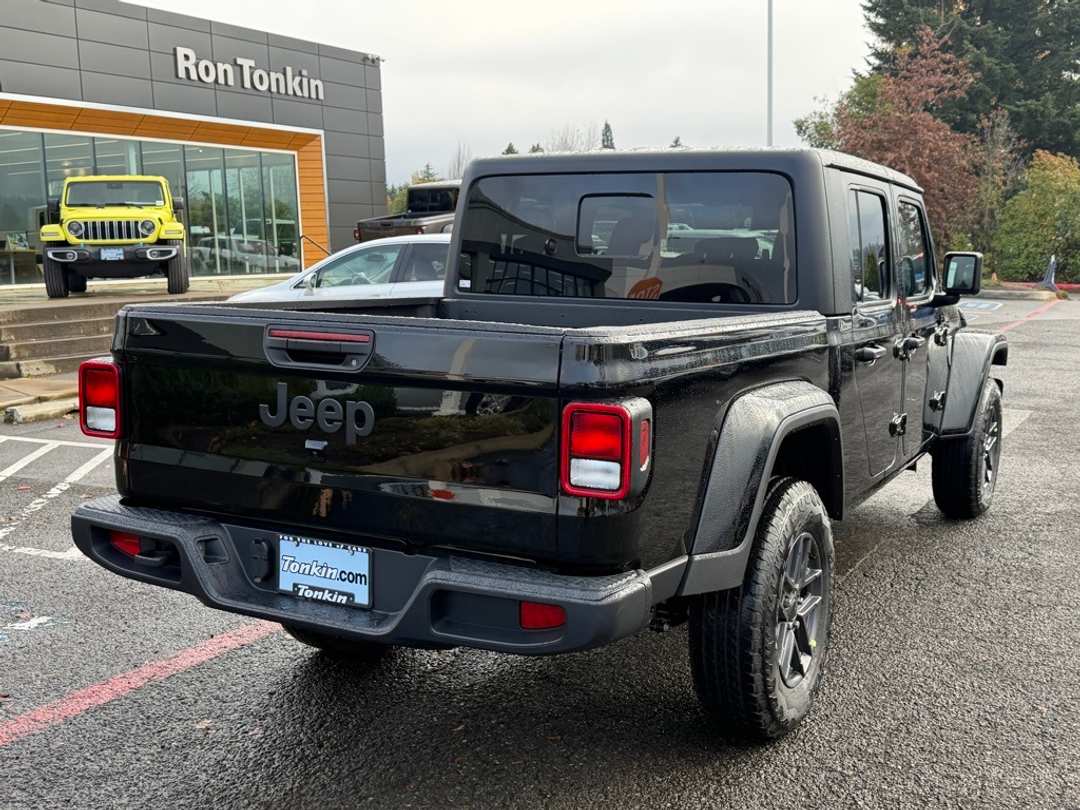 2026 Jeep Gladiator Sport S - Image 8