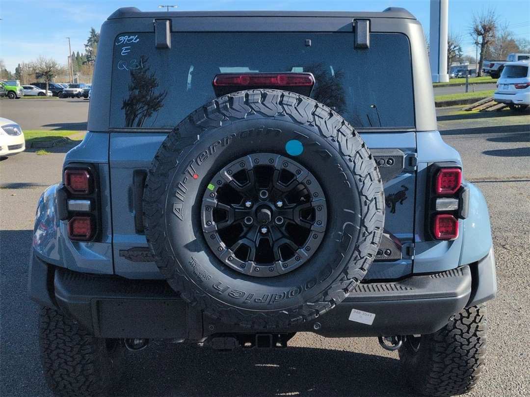 2025 Ford Bronco Raptor - Image 24