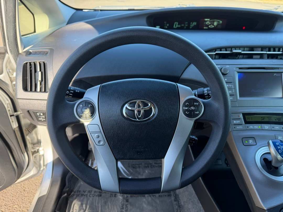 2015 Toyota Prius Two - Image 17