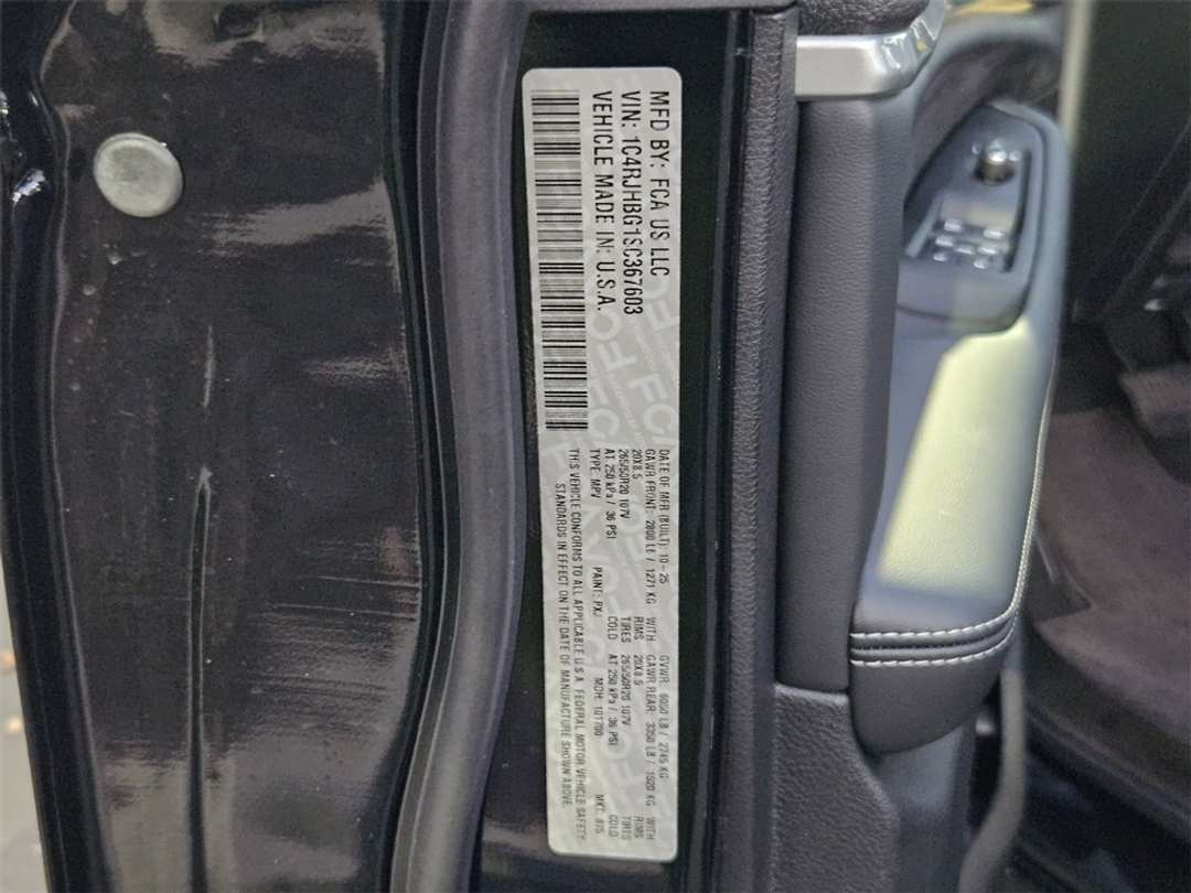 2025 Jeep Grand Cherokee Limited - Image 40