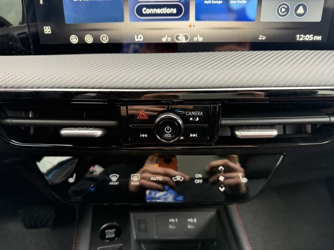 2026 Nissan Kicks SR - Image 21