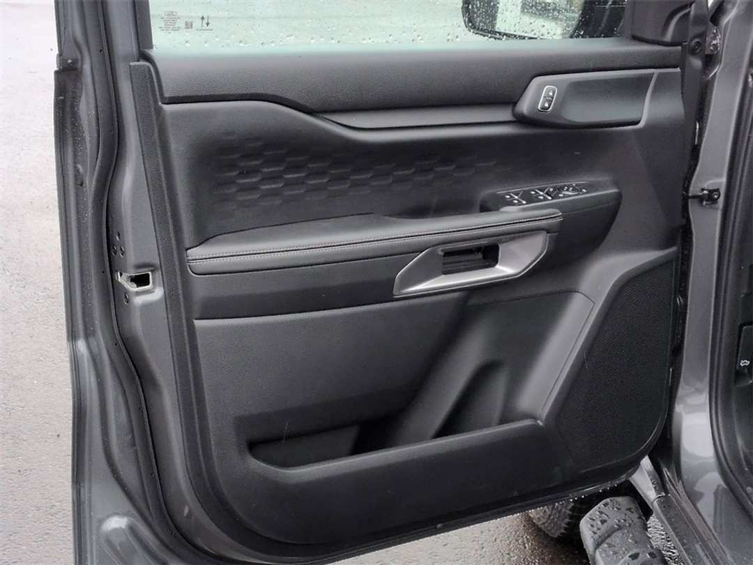 2025 Ford Ranger XLT - Image 9