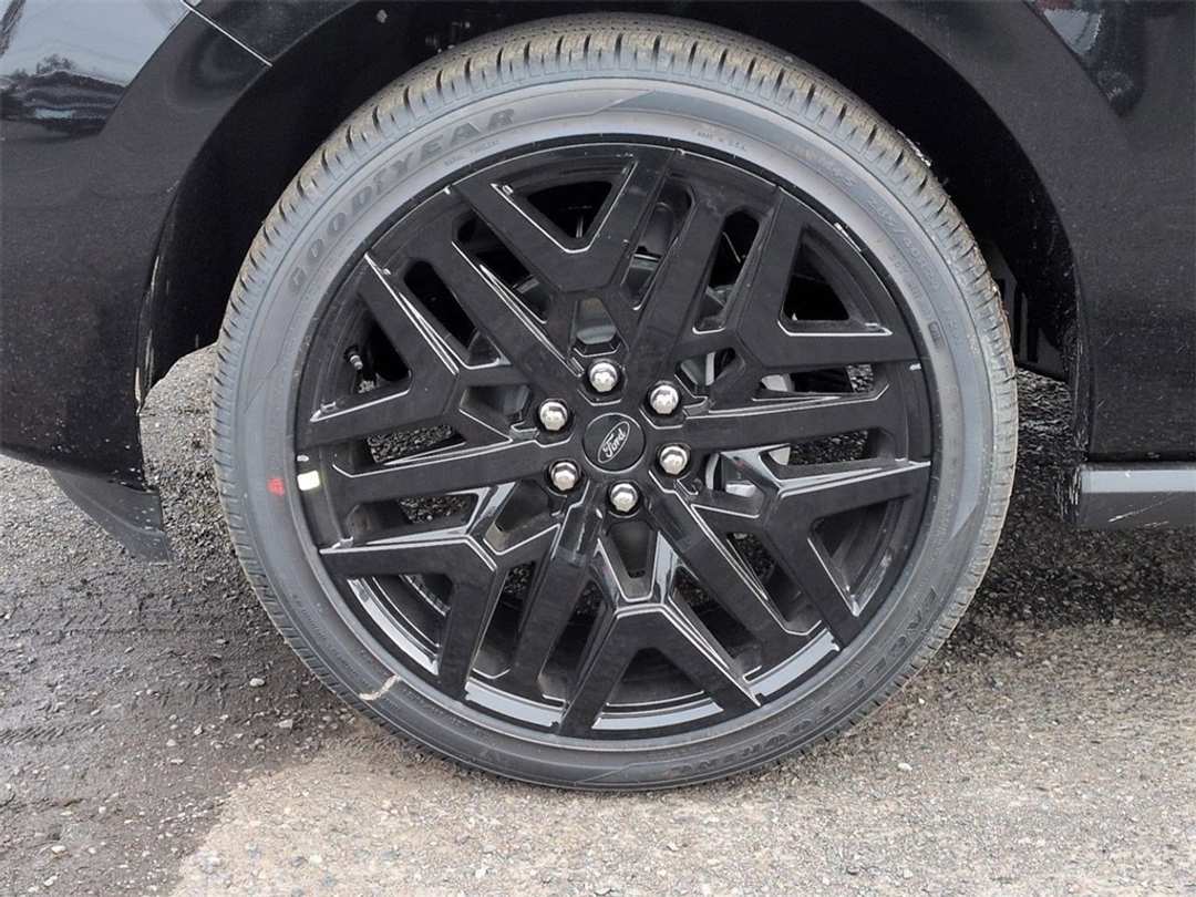 2026 Ford Expedition Platinum - Image 35