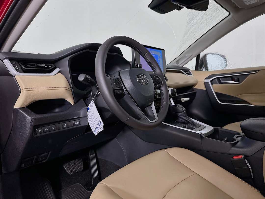2025 Toyota Rav4 XLE Premium - Image 9