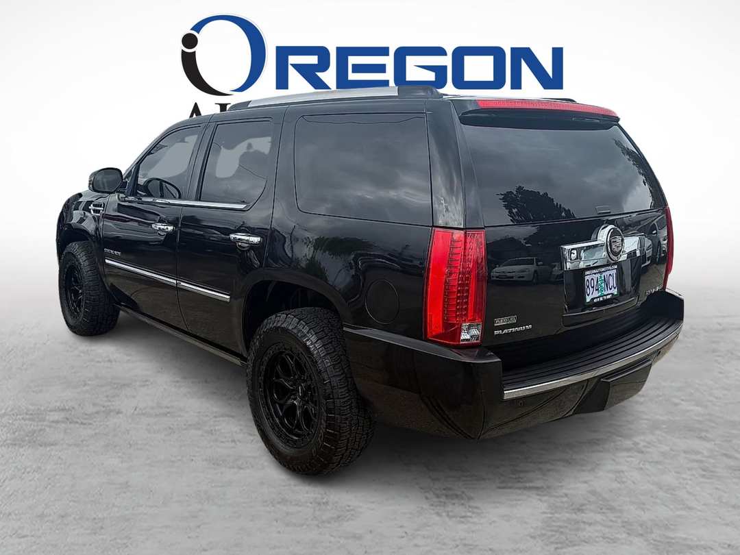 2011 Cadillac Escalade - Image 3