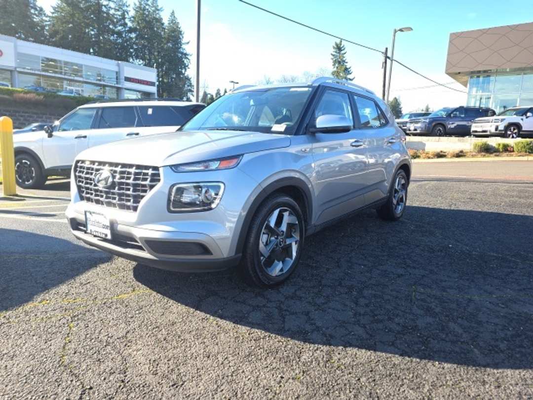 2025 Hyundai Venue SEL - Image 3