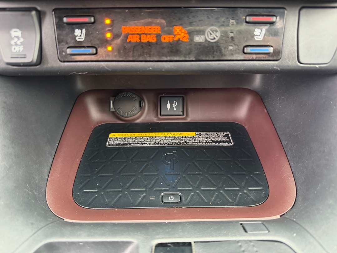 2019 Toyota Rav4 Limited - Image 25
