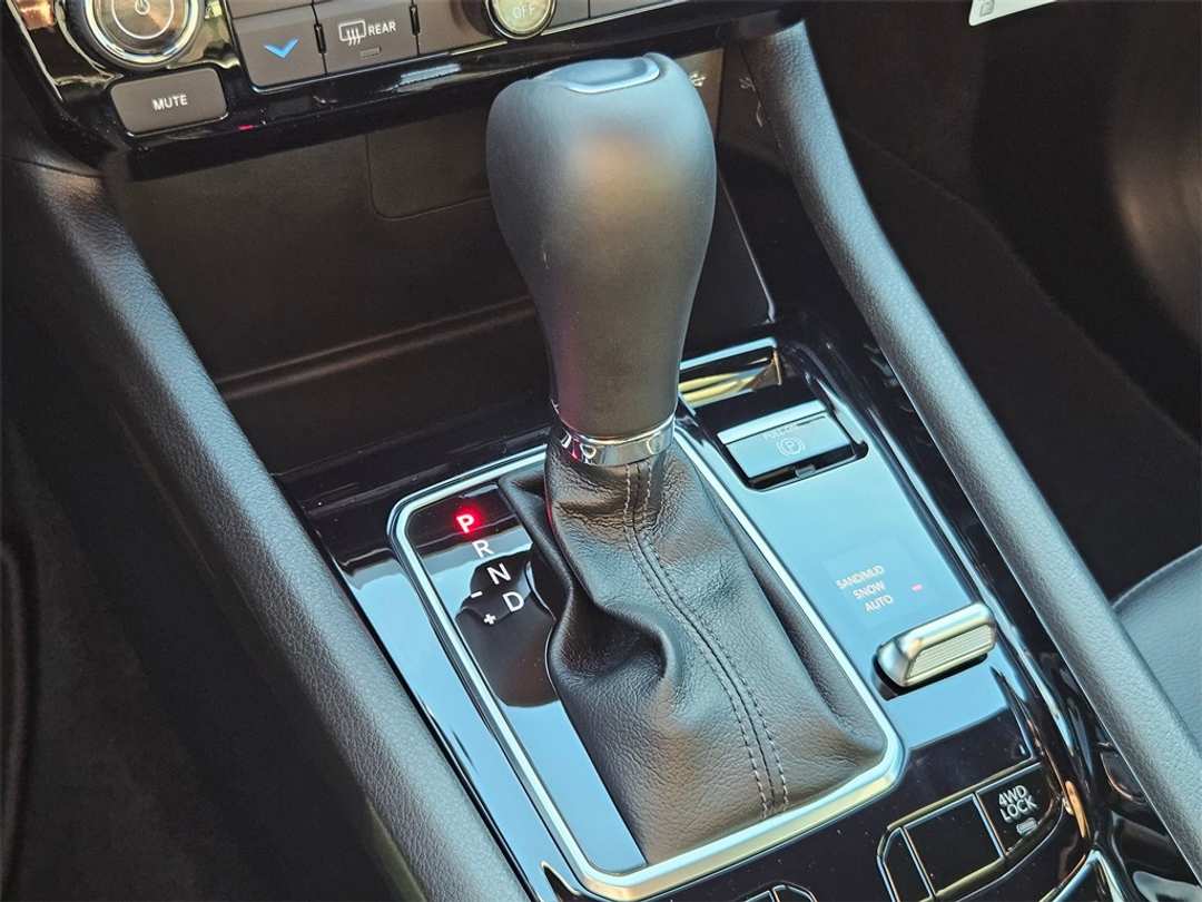 2026 Jeep Compass Latitude - Image 18