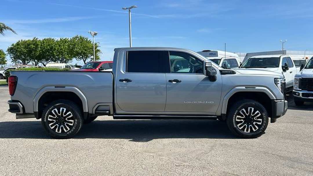 2024 GMC Sierra 2500Hd Denali Ultimate - Image 2