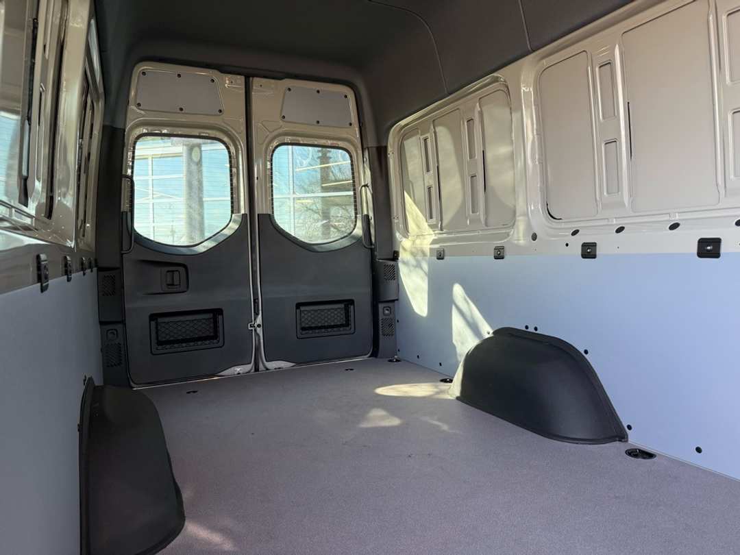 2026 Mercedes-Benz Sprinter 2500 Cargo 170 WB - Image 27
