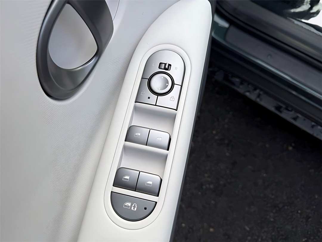 2026 Hyundai Ioniq 5 SEL - Image 12