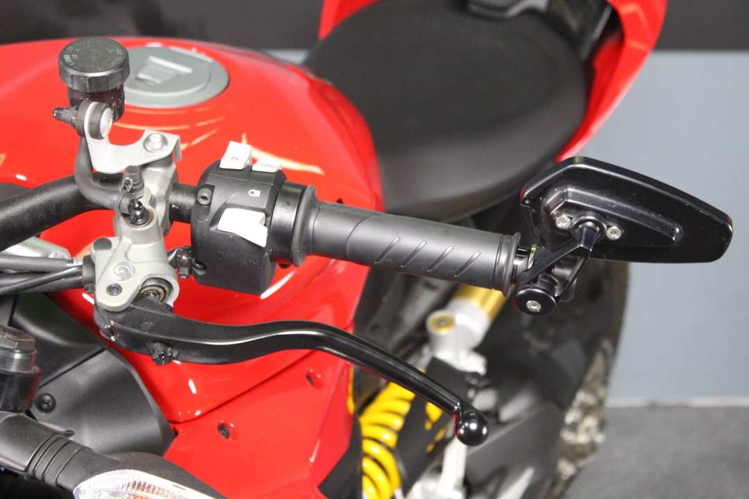 2024 Ducati Streetfighter V2 - Image 9
