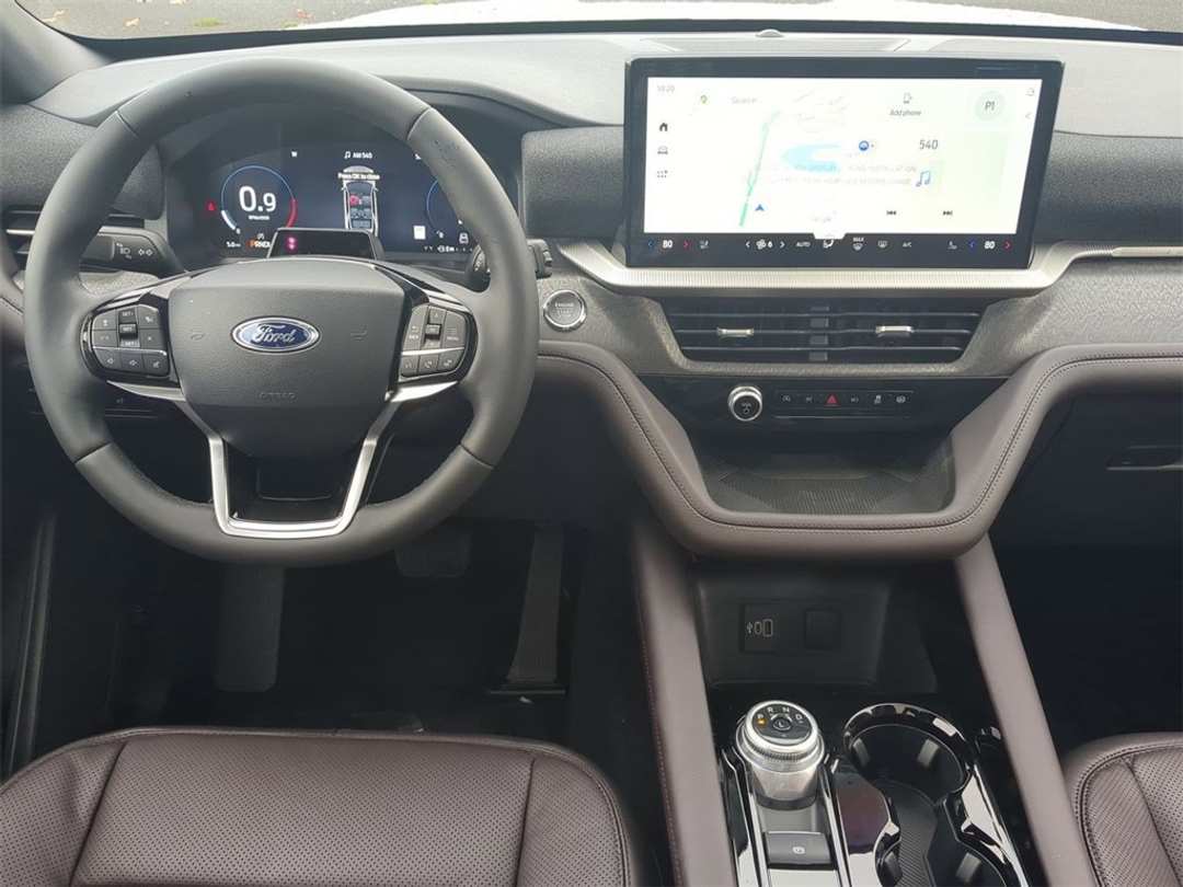 2026 Ford Explorer Platinum - Image 24