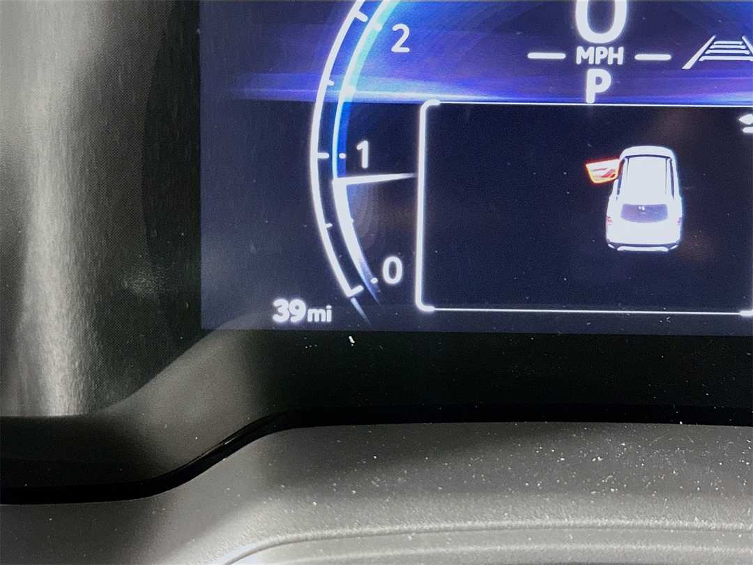 2026 Toyota Corolla Cross L - Image 12