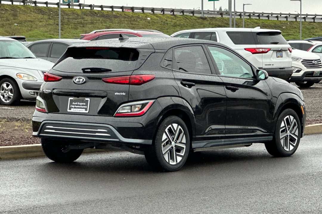 2023 Hyundai Kona SE - Image 3