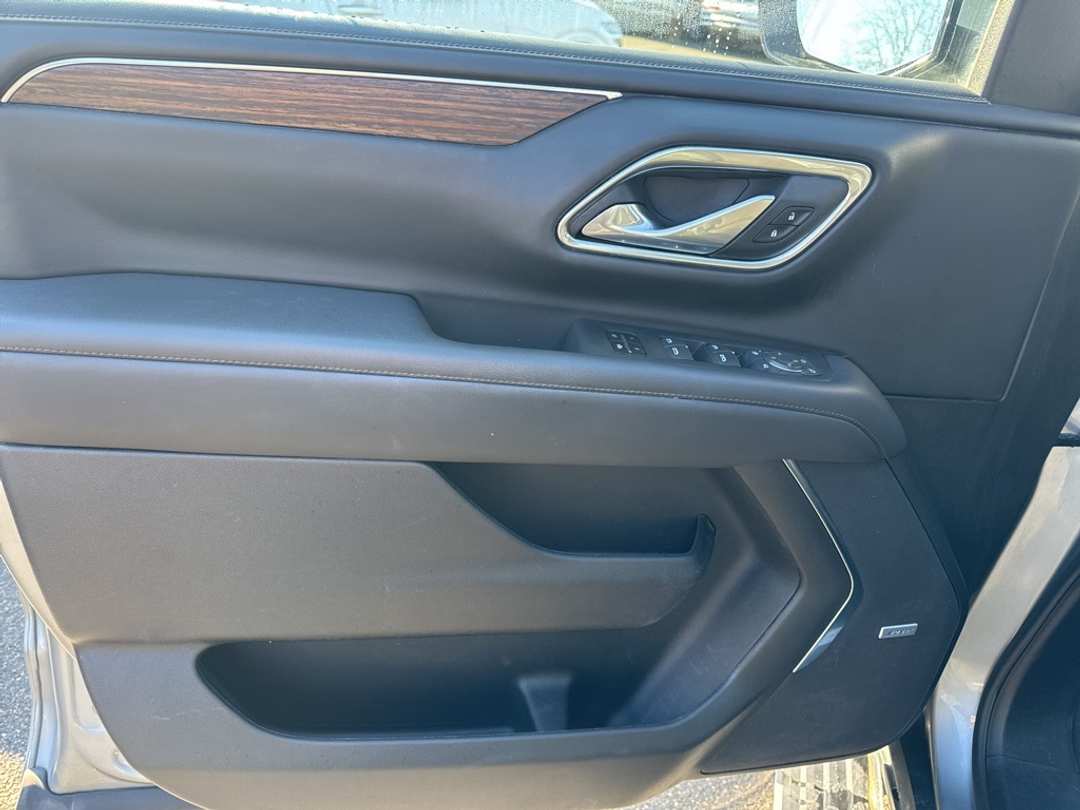 2024 Chevrolet Suburban High Country - Image 17