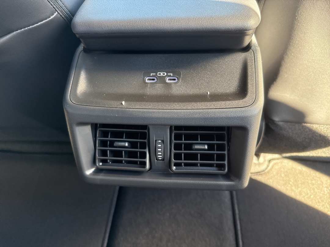 2026 Subaru Solterra Premium - Image 25