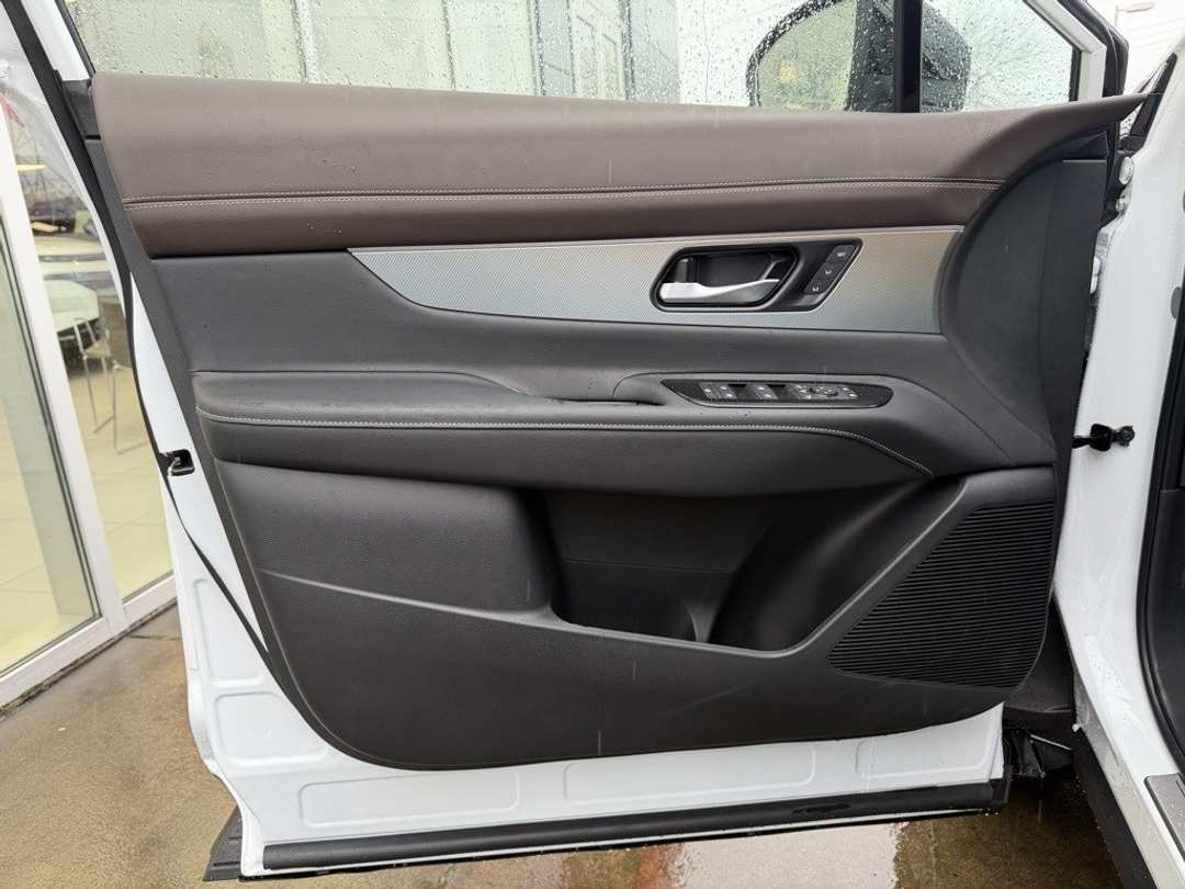 2026 Nissan Murano Platinum - Image 12